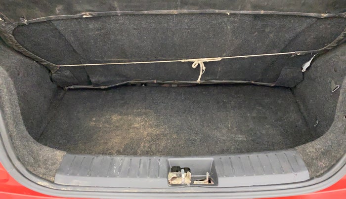 2017 Mahindra Kuv100 K4 6 STR, Petrol, Manual, 31,501 km, Boot Inside