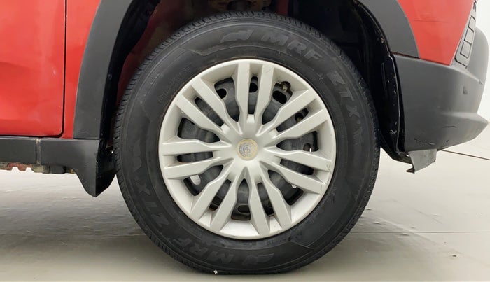 2017 Mahindra Kuv100 K4 6 STR, Petrol, Manual, 31,501 km, Right Front Wheel