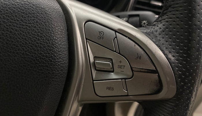 2022 Mahindra XUV300 W8 (O) 1.2 PETROL, Petrol, Manual, 47,398 km, Adaptive Cruise Control