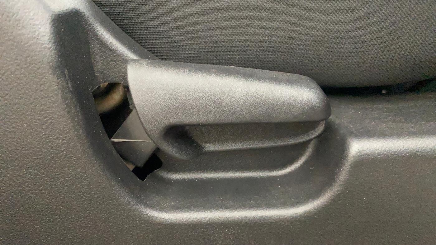 2014 Maruti Wagon R Stingray VXI, Petrol, Manual, 99,934 km, Driver Side Adjustment Panel