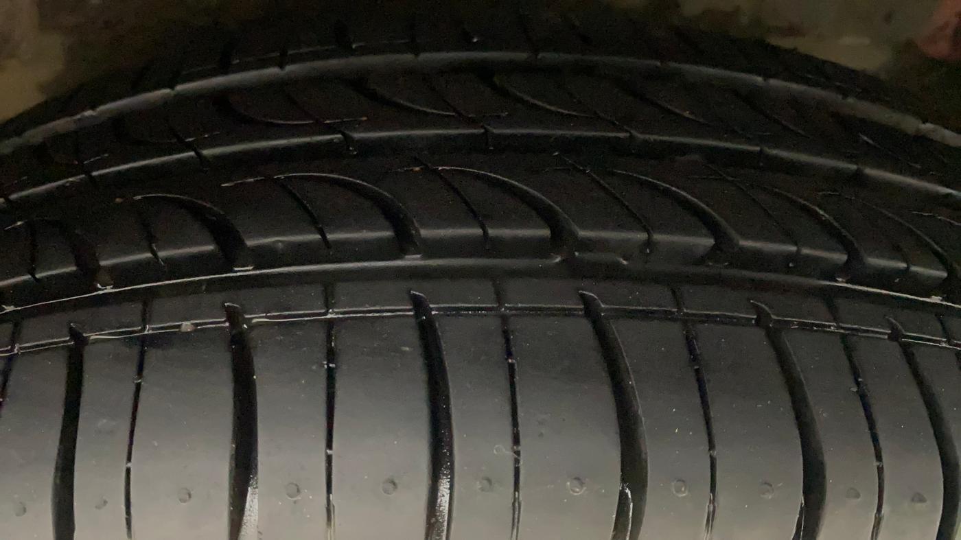 2014 Maruti Wagon R Stingray VXI, Petrol, Manual, 99,934 km, Left Rear Tyre Tread