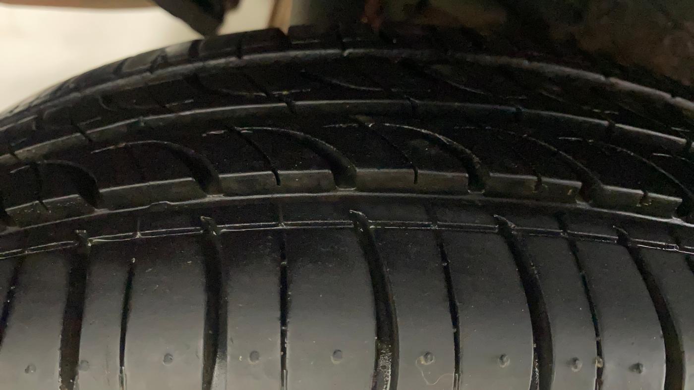 2014 Maruti Wagon R Stingray VXI, Petrol, Manual, 99,934 km, Right Rear Tyre Tread