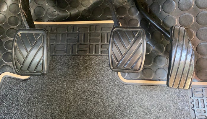 2014 Maruti Wagon R Stingray VXI, Petrol, Manual, 99,934 km, Pedals