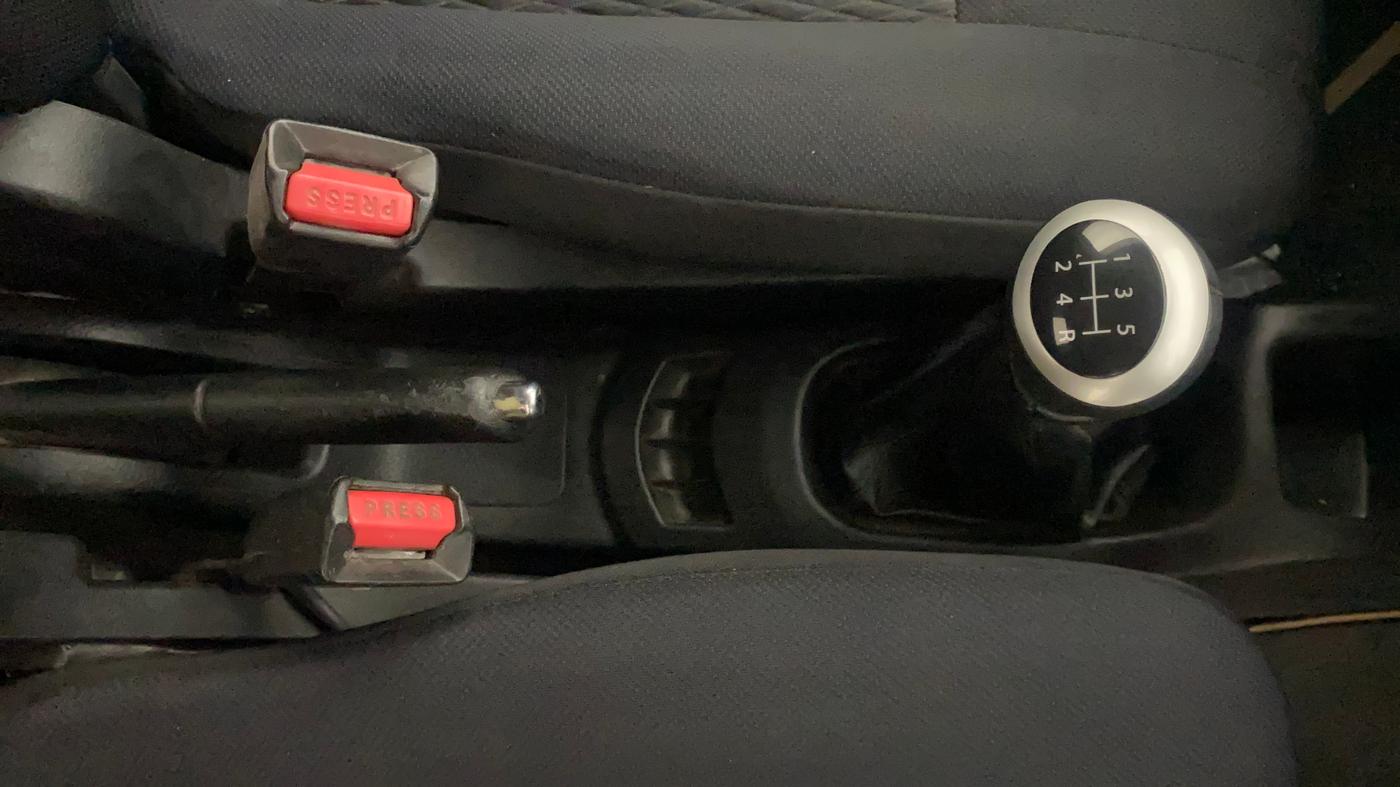 2014 Maruti Wagon R Stingray VXI, Petrol, Manual, 99,934 km, Gear Lever