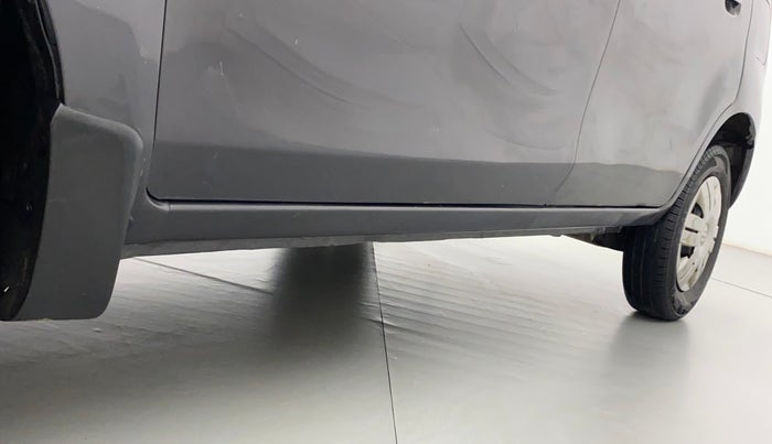 2017 Maruti Alto 800 LXI, Petrol, Manual, 95,373 km, Left running board - Paint has minor damage