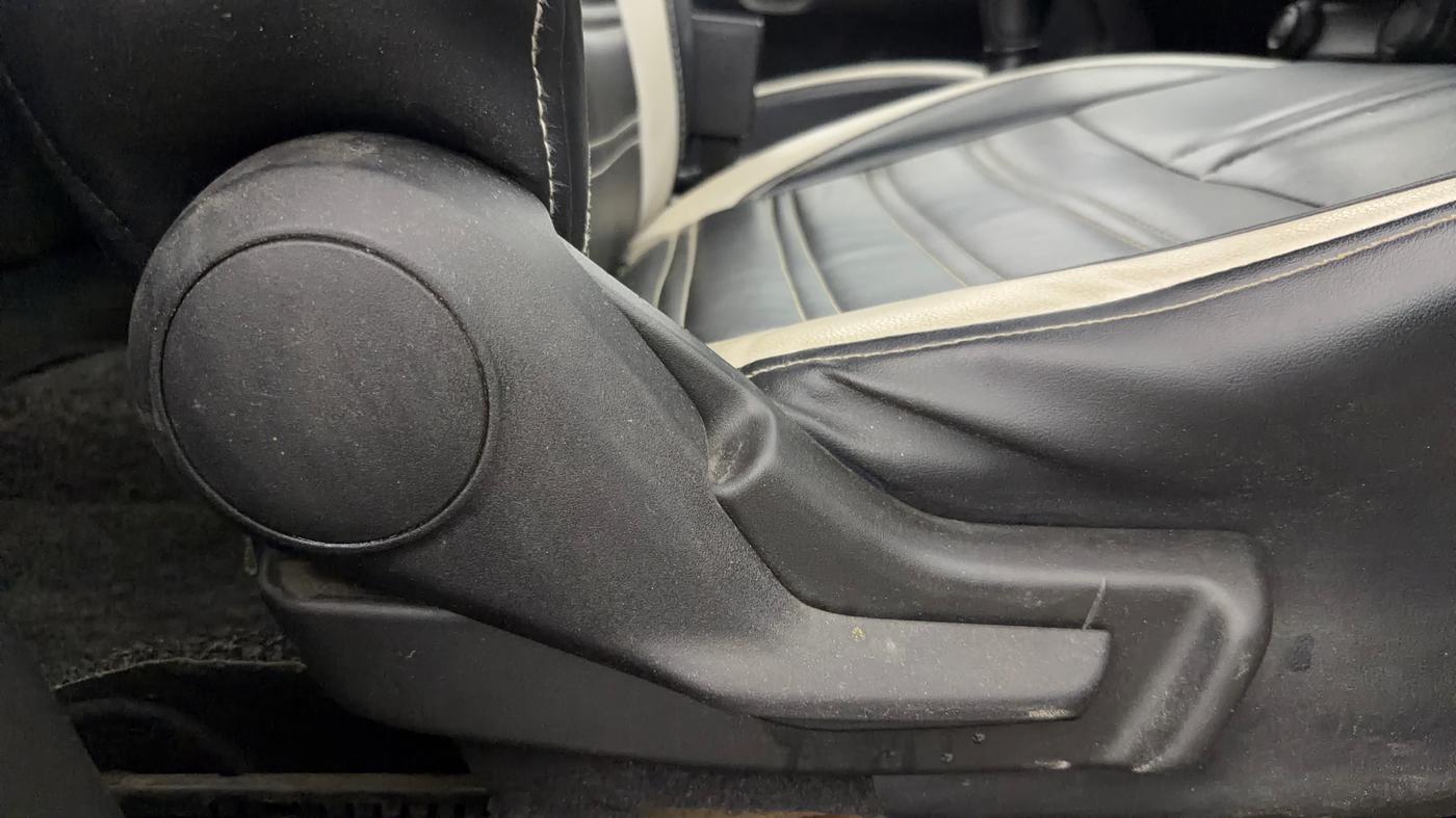 2023 Maruti IGNIS SIGMA 1.2, Petrol, Manual, 26,752 km, Driver Side Adjustment Panel