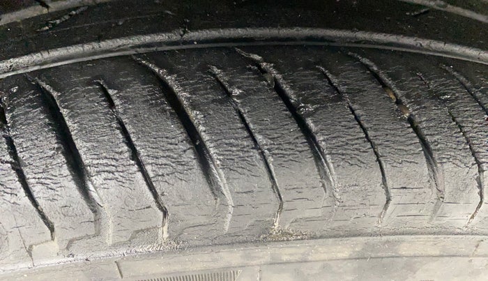 2021 Nissan MAGNITE XL, Petrol, Manual, 18,808 km, Right Front Tyre Tread