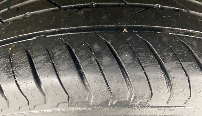 2021 Nissan MAGNITE XL, Petrol, Manual, 18,808 km, Left Rear Tyre Tread