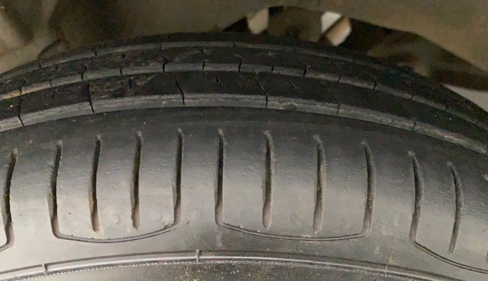 2014 Hyundai Santro Xing GL PLUS, Petrol, Manual, 69,029 km, Left Front Tyre Tread