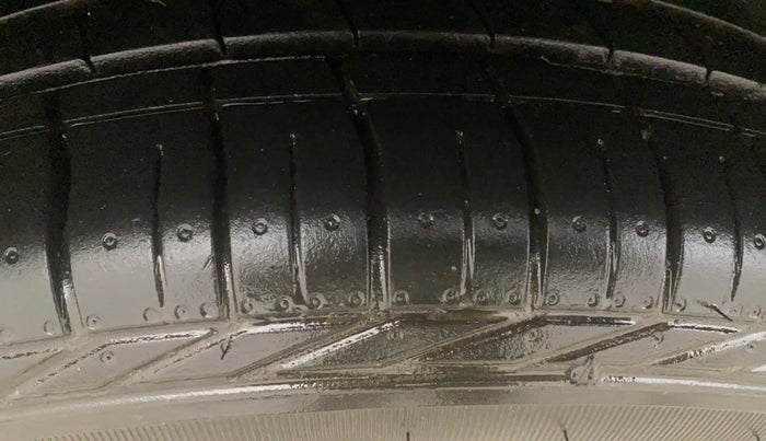 2022 Tata NEXON XZ PLUS PETROL SUNROOF, Petrol, Manual, 21,245 km, Right Rear Tyre Tread