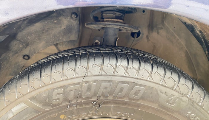 2020 Maruti Swift VXI, Petrol, Manual, 52,144 km, Left Front Tyre Tread