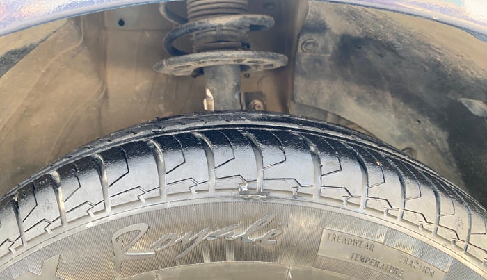 2020 Maruti Swift VXI, Petrol, Manual, 52,144 km, Right Front Tyre Tread