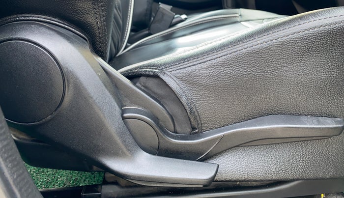 2020 Maruti Swift VXI, Petrol, Manual, 52,144 km, Driver Side Adjustment Panel