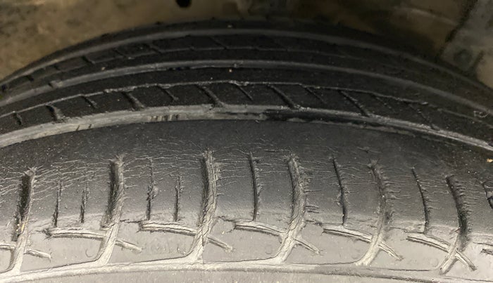 2013 Maruti Swift Dzire ZXI 1.2 BS IV, Petrol, Manual, 84,849 km, Right Front Tyre Tread