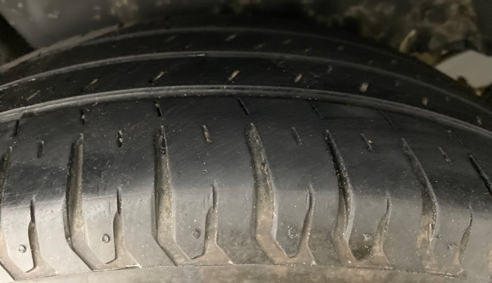 2013 Maruti Swift Dzire ZXI 1.2 BS IV, Petrol, Manual, 84,849 km, Right Rear Tyre Tread