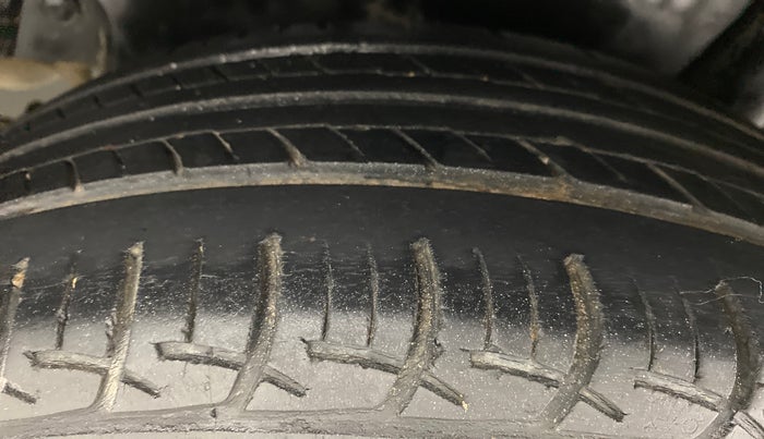 2013 Maruti Swift Dzire ZXI 1.2 BS IV, Petrol, Manual, 84,849 km, Left Rear Tyre Tread