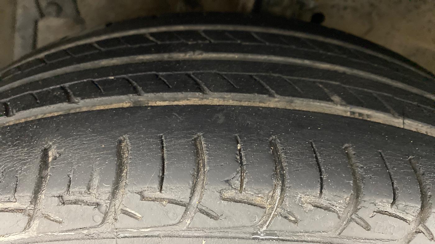 2013 Maruti Swift Dzire ZXI 1.2 BS IV, Petrol, Manual, 84,849 km, Left Front Tyre Tread