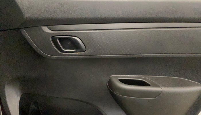 2020 Renault Kwid RXL, Petrol, Manual, 94,786 km, Driver Side Door Panels Control