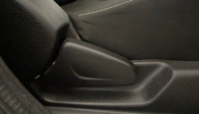 2020 Renault Kwid RXL, Petrol, Manual, 94,786 km, Driver Side Adjustment Panel