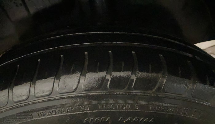 2018 Maruti Swift LXI, Petrol, Manual, 72,894 km, Left Rear Tyre Tread
