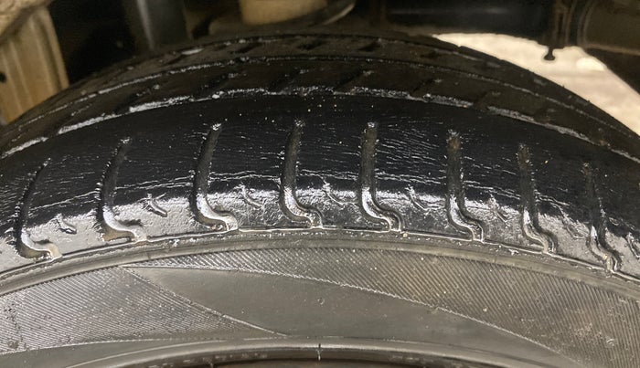 2014 Maruti Alto K10 VXI, Petrol, Manual, 47,741 km, Left Rear Tyre Tread