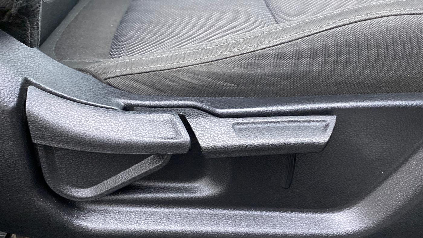2020 KIA SELTOS HTK 1.5 PETROL, Petrol, Manual, 33,499 km, Driver Side Adjustment Panel