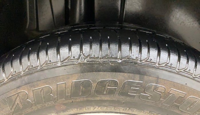 2017 Maruti Ertiga ZXI+, Petrol, Manual, 56,771 km, Right Rear Tyre Tread