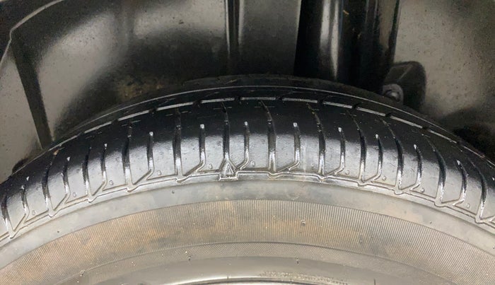 2017 Maruti Ertiga ZXI+, Petrol, Manual, 56,771 km, Left Rear Tyre Tread