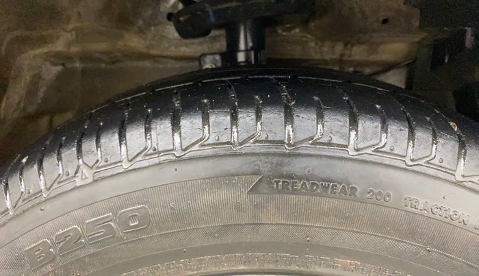 2017 Maruti Ertiga ZXI+, Petrol, Manual, 56,771 km, Right Front Tyre Tread