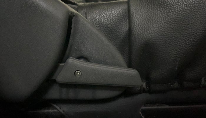 2017 Maruti Alto 800 LXI, Petrol, Manual, 29,611 km, Driver Side Adjustment Panel