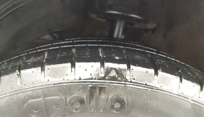 2022 Maruti Baleno  ZETA CNG 1.2L, CNG, Manual, 38,359 km, Left Front Tyre Tread