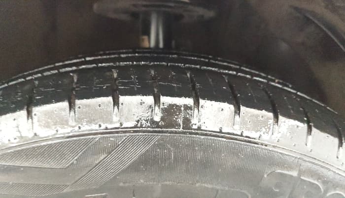 2022 Maruti Baleno  ZETA CNG 1.2L, CNG, Manual, 38,359 km, Right Front Tyre Tread