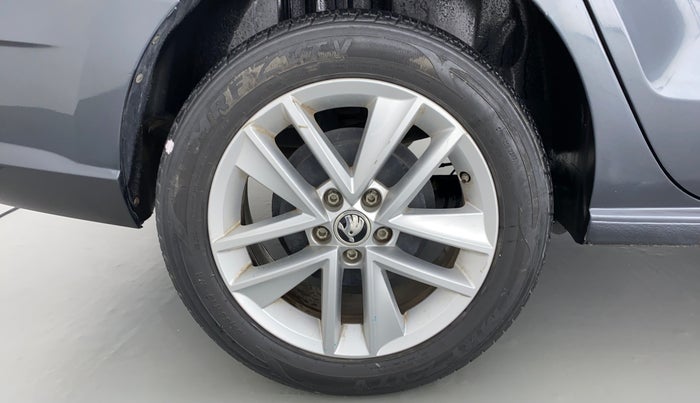 2017 Skoda Rapid ELEGANCE 1.6 MPFI AT, Petrol, Automatic, 50,500 km, Right Rear Wheel