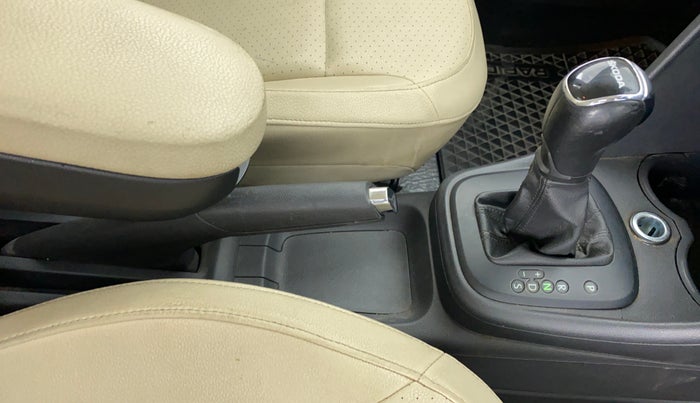 2017 Skoda Rapid ELEGANCE 1.6 MPFI AT, Petrol, Automatic, 50,500 km, Gear Lever