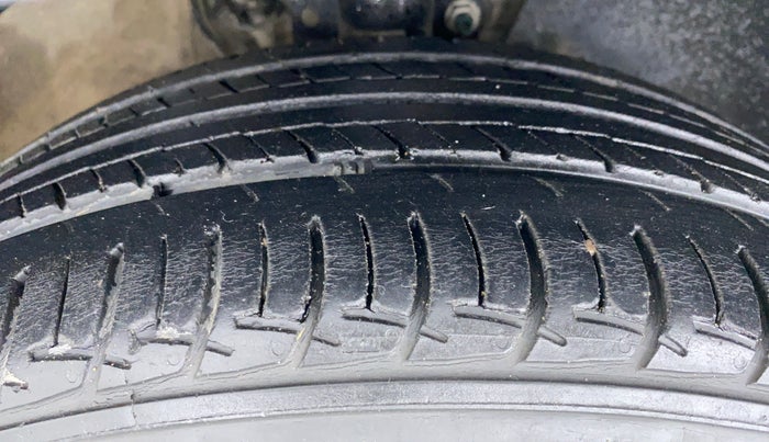 2017 Skoda Rapid ELEGANCE 1.6 MPFI AT, Petrol, Automatic, 50,500 km, Right Front Tyre Tread