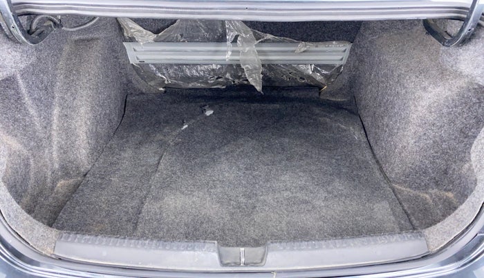 2017 Skoda Rapid ELEGANCE 1.6 MPFI AT, Petrol, Automatic, 50,500 km, Boot Inside