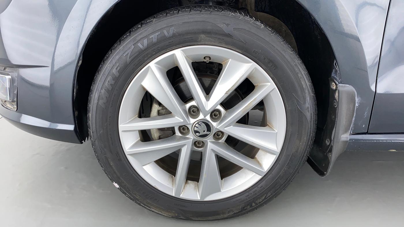 2017 Skoda Rapid ELEGANCE 1.6 MPFI AT, Petrol, Automatic, 50,500 km, Left Front Wheel