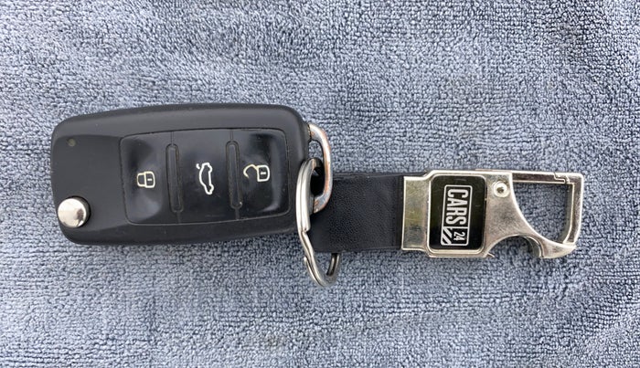 2017 Skoda Rapid ELEGANCE 1.6 MPFI AT, Petrol, Automatic, 50,500 km, Key Close Up