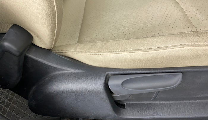 2017 Skoda Rapid ELEGANCE 1.6 MPFI AT, Petrol, Automatic, 50,500 km, Driver Side Adjustment Panel