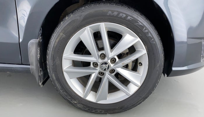 2017 Skoda Rapid ELEGANCE 1.6 MPFI AT, Petrol, Automatic, 50,500 km, Right Front Wheel