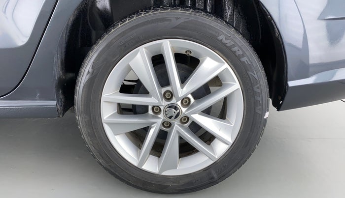 2017 Skoda Rapid ELEGANCE 1.6 MPFI AT, Petrol, Automatic, 50,500 km, Left Rear Wheel