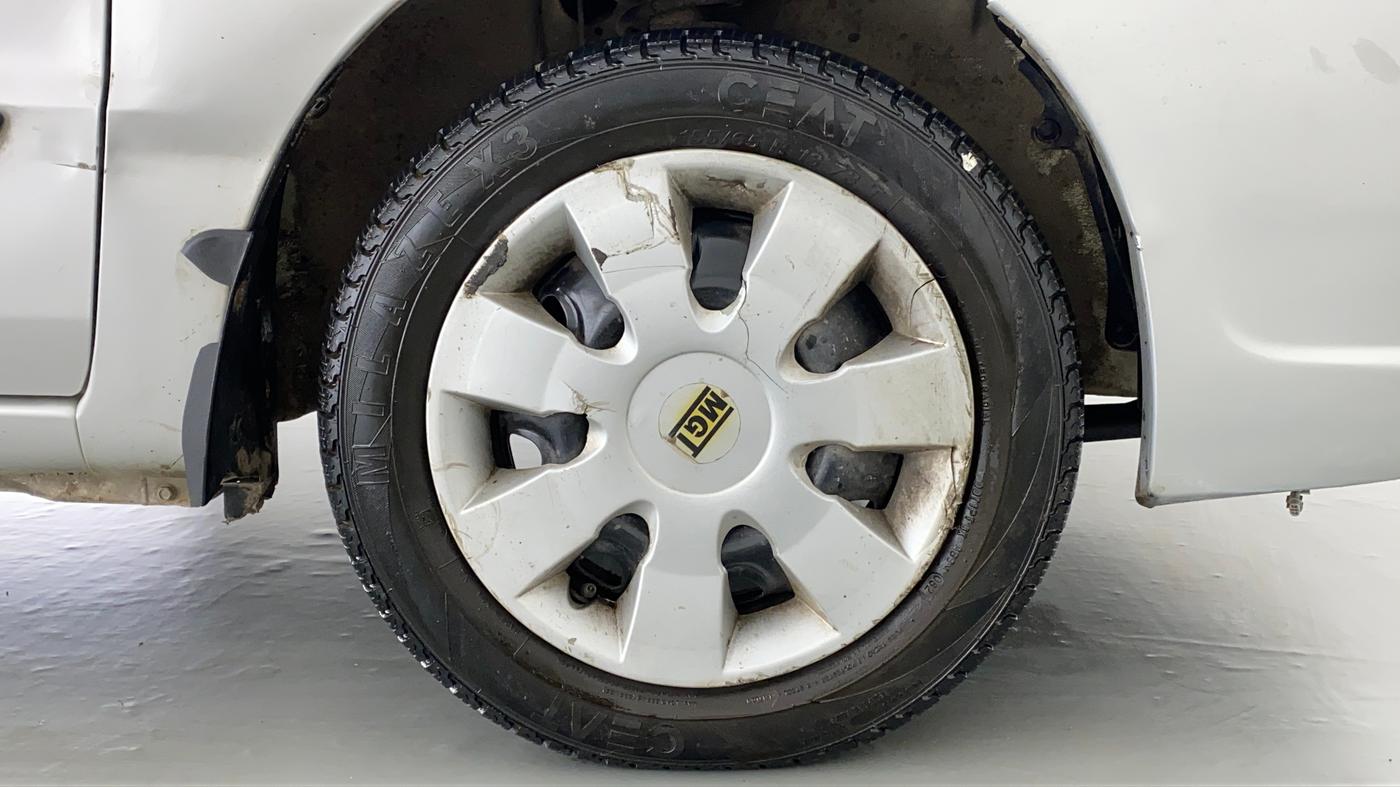 2010 Maruti Zen Estilo VXI, Petrol, Manual, 34,903 km, Right Front Wheel