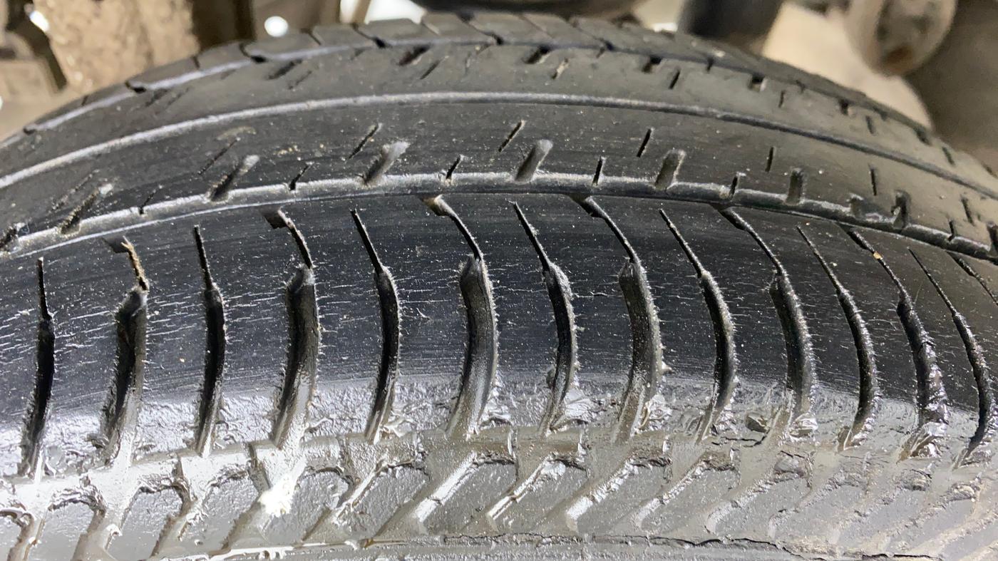 2010 Maruti Zen Estilo VXI, Petrol, Manual, 34,903 km, Right Rear Tyre Tread