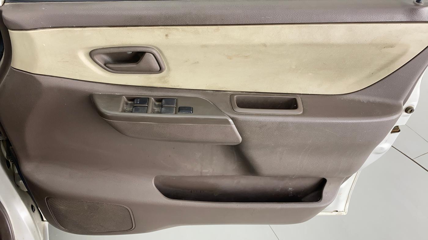 2010 Maruti Zen Estilo VXI, Petrol, Manual, 34,903 km, Driver Side Door Panels Control
