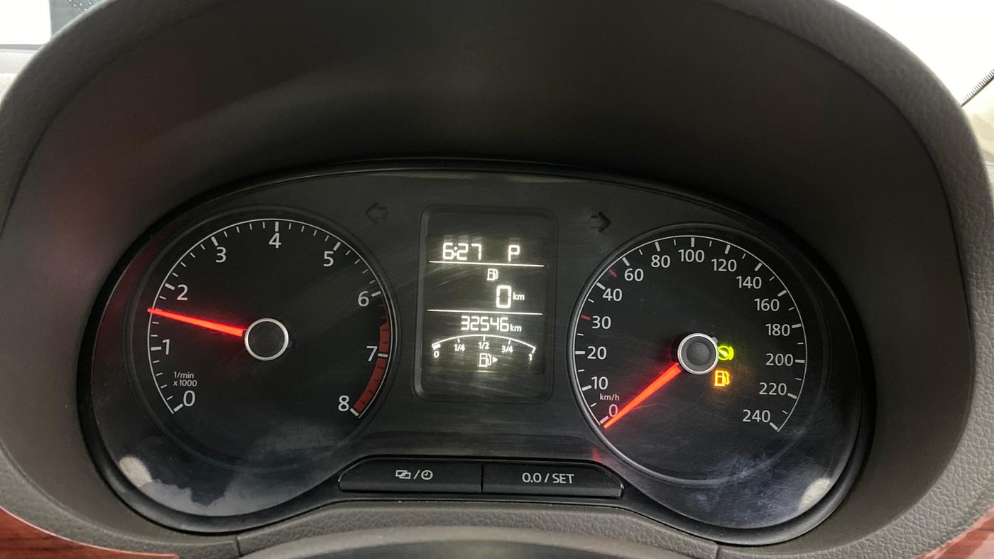 2014 Volkswagen Vento HIGHLINE PETROL AT, Petrol, Automatic, 32,543 km, Odometer Image
