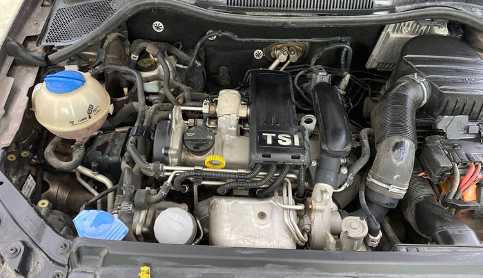 2014 Volkswagen Vento HIGHLINE PETROL AT, Petrol, Automatic, 32,543 km, Engine View - Right