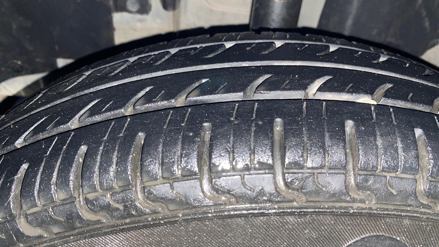 2019 Renault Kwid RXL, Petrol, Manual, 67,177 km, Left Front Tyre Tread