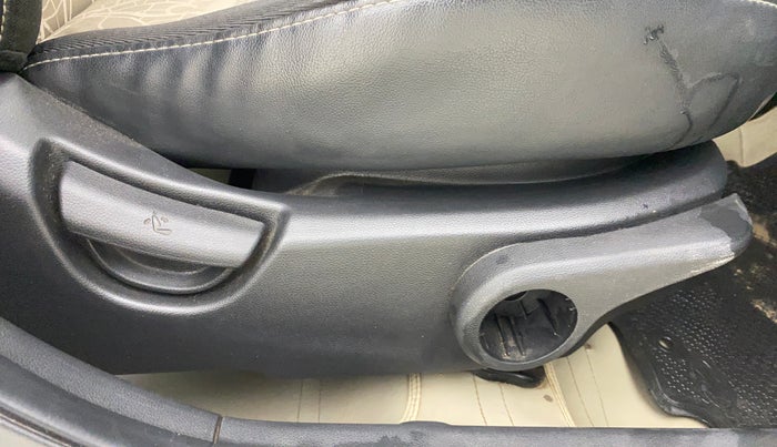 2014 Hyundai Grand i10 ASTA 1.2 KAPPA VTVT, Petrol, Manual, 47,125 km, Driver Side Adjustment Panel