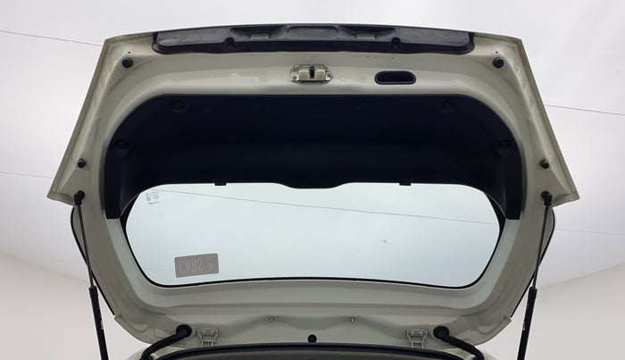 2015 Maruti Swift VXI, Petrol, Manual, 85,556 km, Boot Door Open