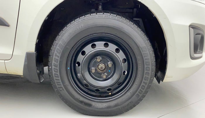 2015 Maruti Swift VXI, Petrol, Manual, 85,556 km, Right Front Wheel